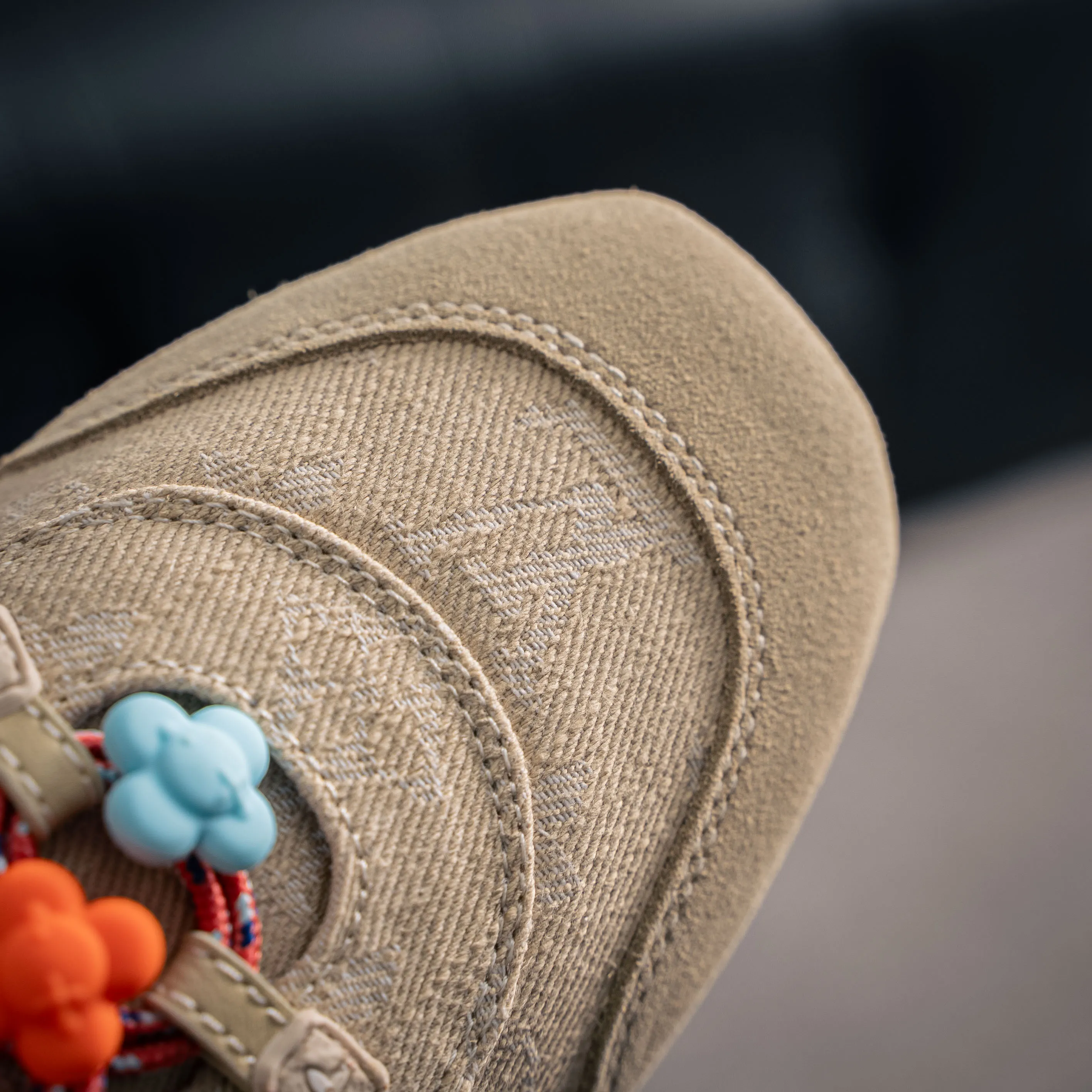 # LV SNEAKERWA Sneakers LV Sneakenina Sneakers Cowhide Leather ， mono grammar Canvas LV ， Shoes